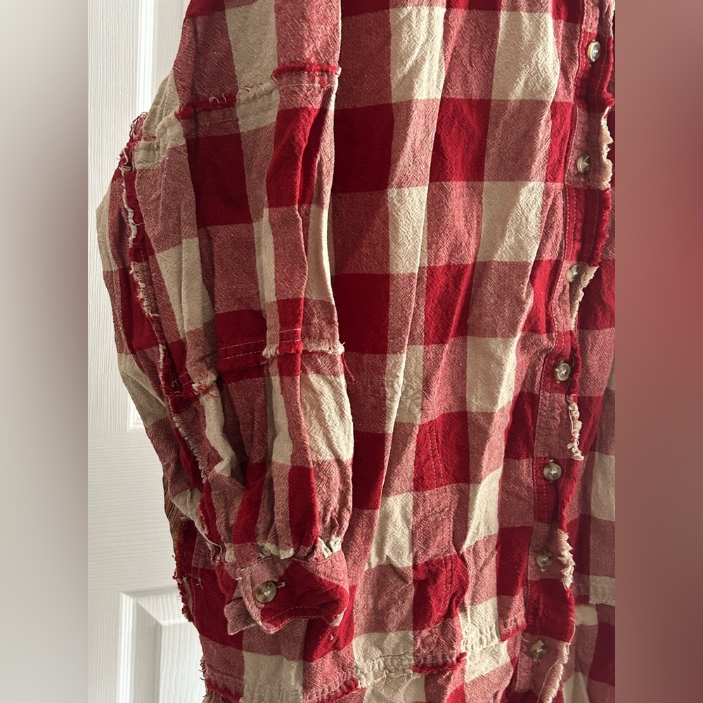 Easel Patchwork/Distressed Button Down - Picture 2 of 9